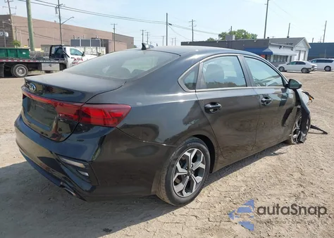 2021 Kia Forte Lxs z USA, uszkodzony, nr VIN 3KPF24AD6ME317419